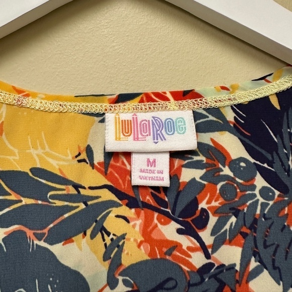 Lularoe Colorful Kimono Cardigan Size Medium Unique Vacation - Picture 3 of 9